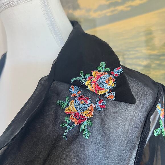 Vintage 70s black sheer crop top blouse floral embroidered boho whimsigoth Small - Picture 7 of 10